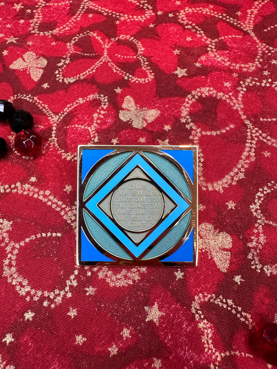 Light Side Holocron Pin